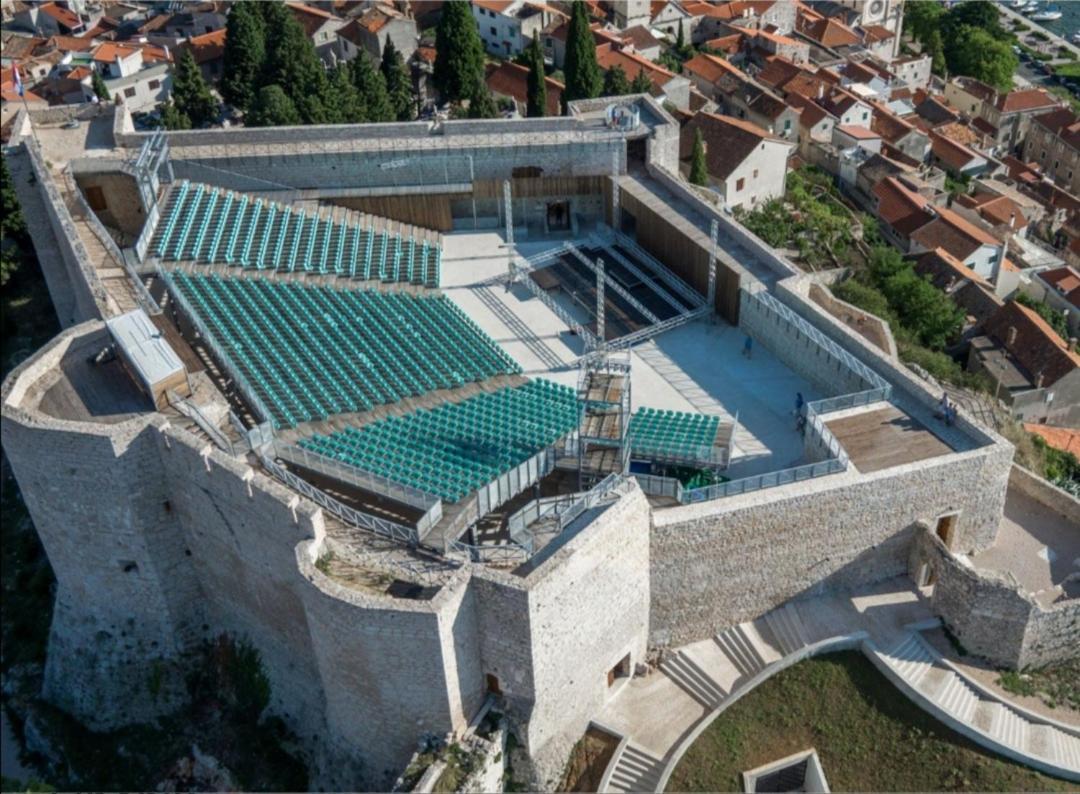 Apartments Grubisic - Sibenik - Parking Included Bagian luar foto