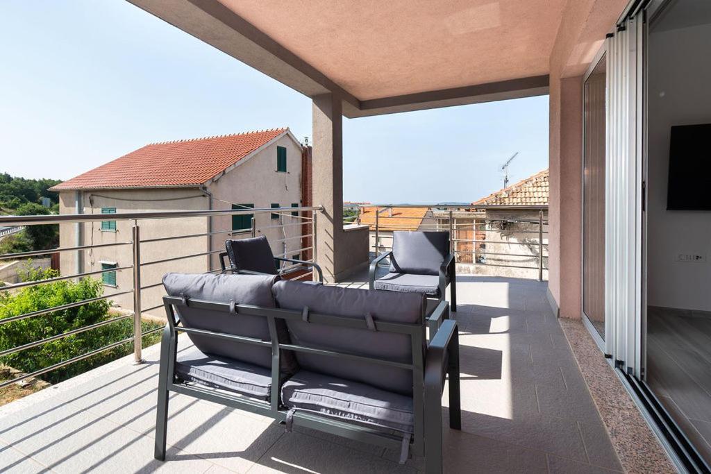 Apartments Grubisic - Sibenik - Parking Included Bagian luar foto