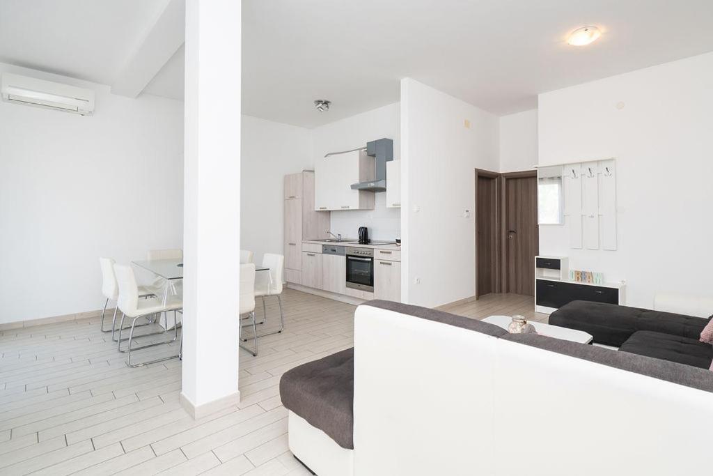 Apartments Grubisic - Sibenik - Parking Included Ruang foto